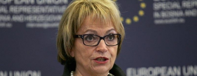 Pse Lulëzim Bashën e mbështet<br />vetëm Doris Pack? Nga Ilir Yzeiraj