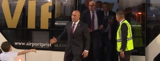 Haradinaj mbërrin në Kosovë<br />festë madhështore në Prishtinë