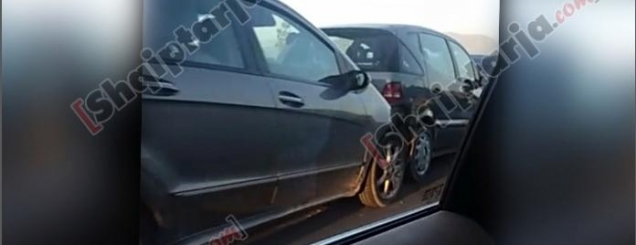 Video/Përplasen 4 makina<br />në autostradën Durrës-Tiranë