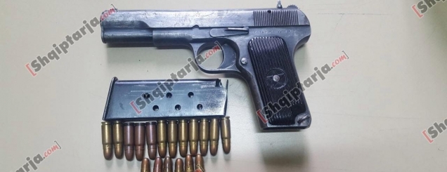 Tiranë, 55-vjeçari dhunon gruan<br />arrestohet e i sekuestrohet pistoleta