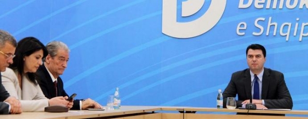 A shkeli Basha statutin e PD e mbi<br />kë do bjerë kostoja e humbjes?