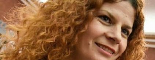 Jo nj&euml; grusht p&euml;r t&euml; rinjt&euml;,&nbsp;<br />​nj&euml; dor&euml;/Nga Manjola Zeka