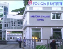 Premtonin pasaporta bullgare, si<br />u morën 40 mijë &euro; 25 personave<br /><br>
