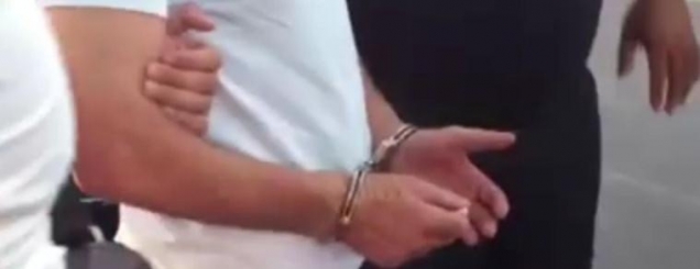 Korçë, ushtroi dhunë mbi nënën<br />dhe vëllain, arrestohet 29- vjeçari