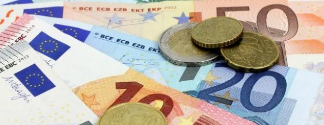Fundi i sezonit turistik, euro<br />fillon të rekuperojë vlerën