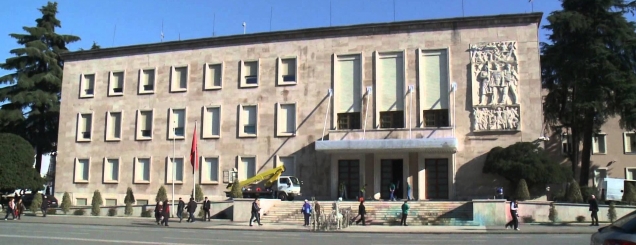 Detyrimet/Shteti krijon borxhe të<br />reja, 16.5 mln &euro; ndaj privatit