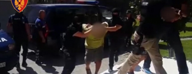 Durrës, goditet grupi që furnizonte<br />burgun me drogë, pranga psikologut