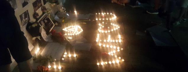 Me këngë të Linkin Park në<br />sfond, të rinjtë kujtojnë Bennington