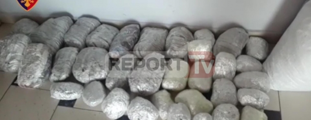 VD/Durrës, qëllon me kallash në<br />ajër policia i gjen drogë në banesë