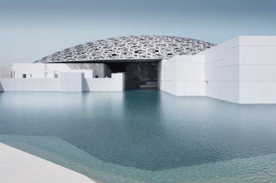 Abu Dhabi,hapet muzeu i rrethuar<br />në 3 anët me ujë,me 900 vepra arti<br>
