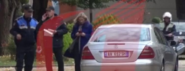 Video/ Voltana Ademi hyn me<br />makinë në zonën pedonale<br /><br>
