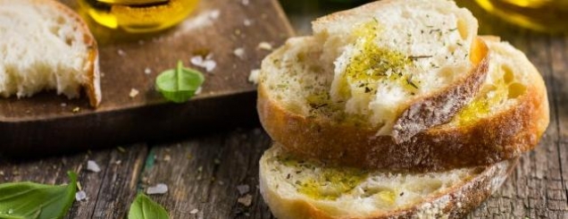 Bukë dhe vaj ulliri, ndëthurja perfekte<br />ushqimi ideal për fëmijët<br>
