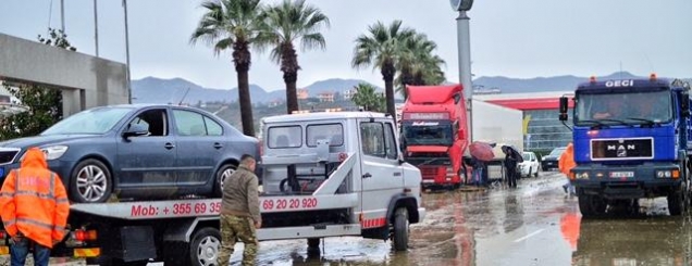 P&euml;rmbytjet, Policia Rrugore apel&nbsp;<br />qytetar&euml;ve: Mos kaloni n&euml;&nbsp;k&euml;to akse<br>
