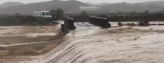 Sarandë, rrëzohet ura prej hekuri<br />e fshatit Vanë,350 familje izolohen<br>
