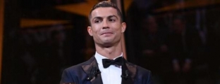 Ronaldo fiton Topin e Artë për<br />herë të pestë, barazon Messin<br>
