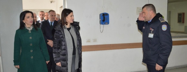 Gjonaj në Elbasan: Shërbimi<br />cilësor, prioriteti i Ministrisë<br>
