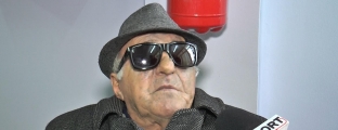 56 vite i verbër, Drita e vetme<br />për 76 vjeçarin: Fizarmonika <br /><br>
