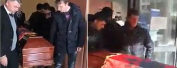 Paraditen e sotme familjarët sjellin<br />trupin e Florenc Beqiraj në Shqipëri<br>
