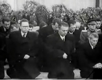 Shkarkimi i Hrushovit në Moskë<br />e gëzimi i Enver Hoxhës në Tiranë<br>
