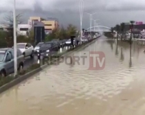 Përmbytja në autostradë,Akuza e<br />Tiranës kërkon dosjen e projektit<br>
