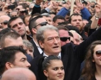 VD/Berisha: Mbi 500 mijë shqiptarë në<br />shesh, varrosëm zgjedhjet e qershorit<br>
