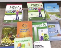 Tekstet shkollore dhe politikat<br />shqiptare/&nbsp;Latif Hajrullau<br>
