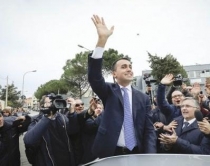 Zgjedhjet n&euml; Itali/ Republika e Tret&euml; ka<br />nisur, por ngjan shum&euml; me t&euml; par&euml;n<br>
