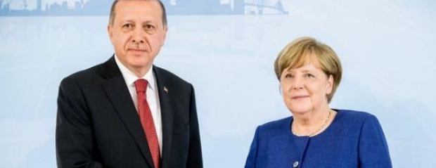 Erdogan bisedë telefonike me<br />Merkel, intensifikim të dialogut<br>
