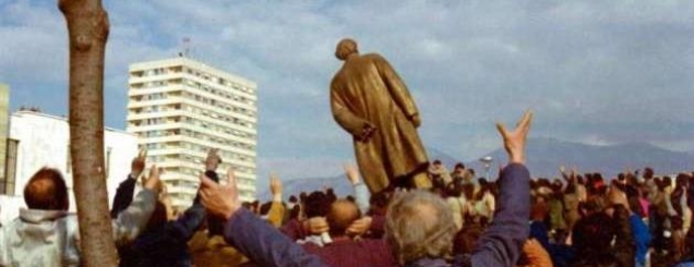 PD kundër përkujtimit të<br />rrëzimit të statujës së Enverit<br>

