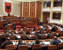 Kushtetuta “part time”