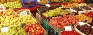 Festat, shtrenjtohen<br />çmimet e fruta-perimeve