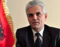 Ambasadori shqiptar në Prishtinë <br />kritikon politikën serbo-ruse