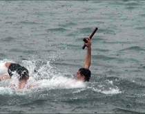 Durrës, një 21 vjeçar kap kryqin