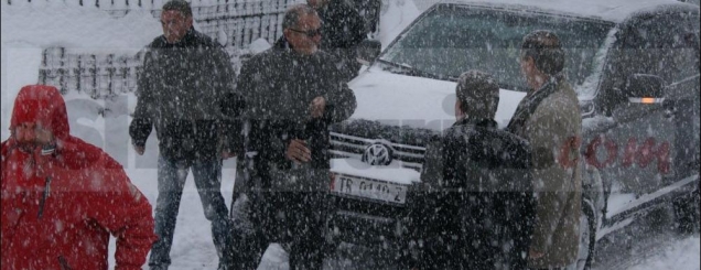 Bora, ministrat në qarqet e<br />izoluara, mobilizohet ushtria