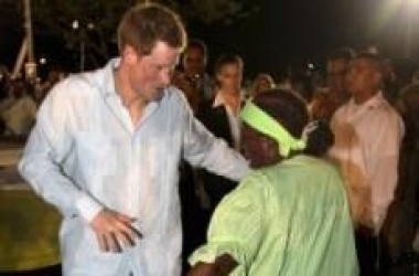 Princ Harry argëtohet në Karaibe