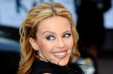 Kylie Minogue u kërkon falje fansave