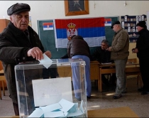 Serbia insiston në mbajtje të zgjedhjeve në Kosovë