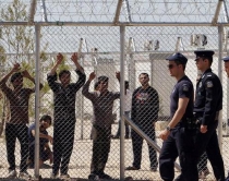 Athinë, qeveri ngre kampe<br />internimi për emigrantët
