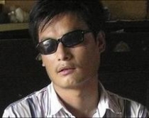 Disidenti i verbër kinez largohet<br />nga ambasada e SHBA në Pekin