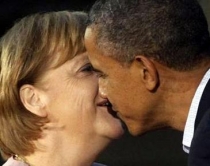 Obama dhe  Merkel për <br />pak puthen në buzë