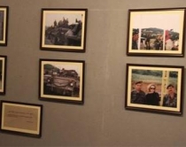 Mirela Oktrova ekspozon <br />fotot nga lufta e Kosovës