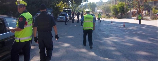 Policia bllokon hyrjen në <br />Lazarat, 12 të shoqërua
