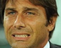 Trajneri Antonio Conte rrezikon të <br />dënohet me 15 muaj nga futbolli