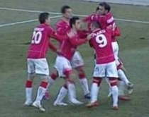 Sk&euml;nderbeu fiton dhe kap kreun<br />Tirana barazon me Flamurtarin