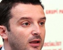 Bra&ccedil;e akuza Fullanit: Buk&euml; e sport <br />investoj p&euml;r punonj&euml;sit e bank&euml;s