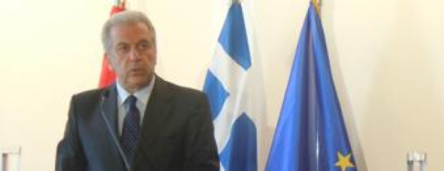 Ministri grek anulon vizitën në <br />Tiranë pas deklaratës së Berishës