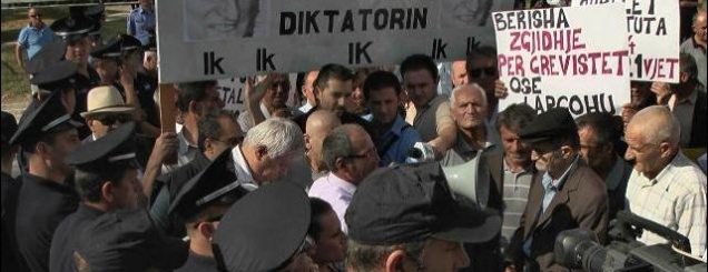 16 ditë në grevë,2 ish të burgosur <br />në spital, nesër protesta e dytë