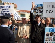 Kësti III, ja ish-të përndjekurit që<br />duhet të plotësojnë dokumentet