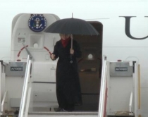 Mediat e huaja komentojnë <br />vizitën e Hillary Clinton në Tiranë