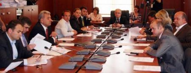 Tiranë, shkrihet Avokati i <br />Prokurimeve, PS e abstenon